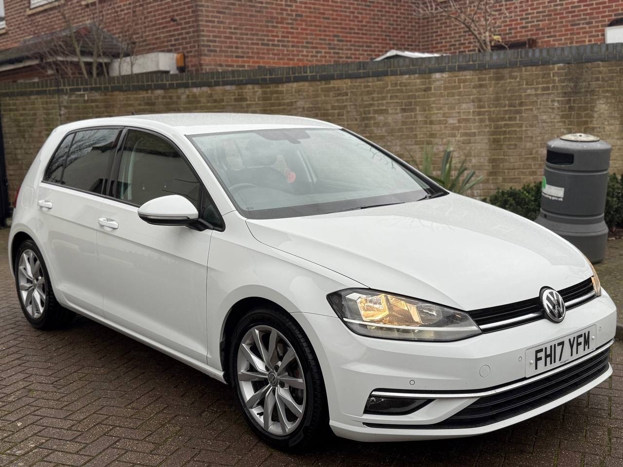 Used Volkswagen Golf for sale - 76987079: Photo 2