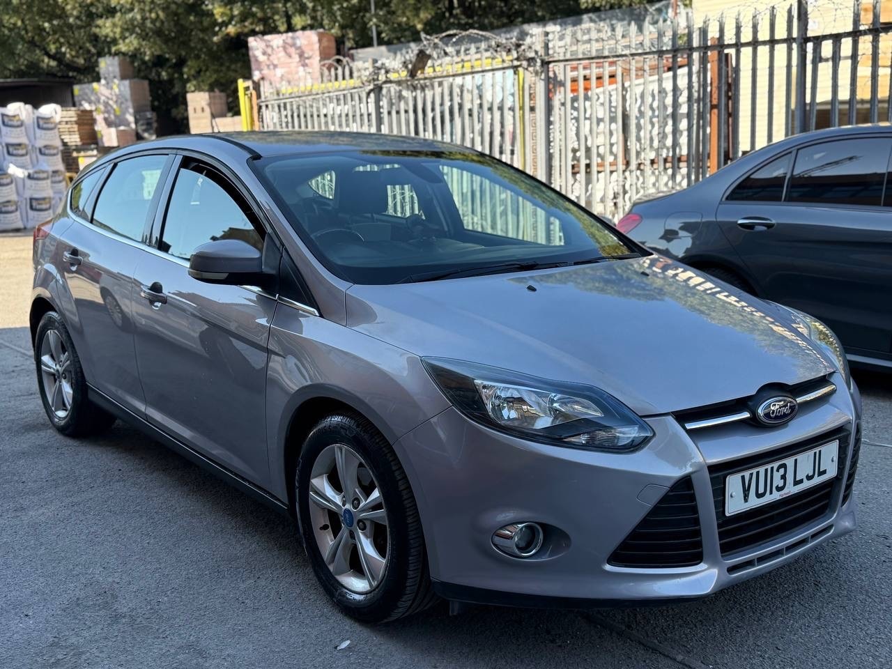 Used Ford Focus 2013 for sale - 76022631: Photo 2