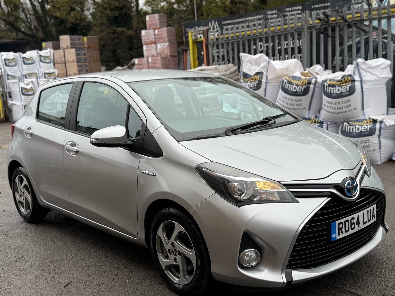 Used Toyota Yaris for sale - 76726157: Photo 2