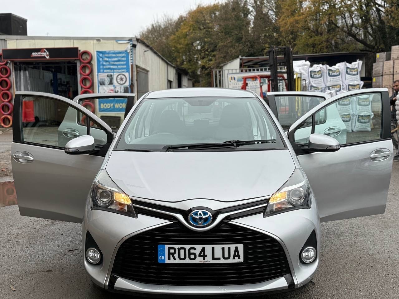 Used Toyota Yaris for sale - 76726157: Photo 5