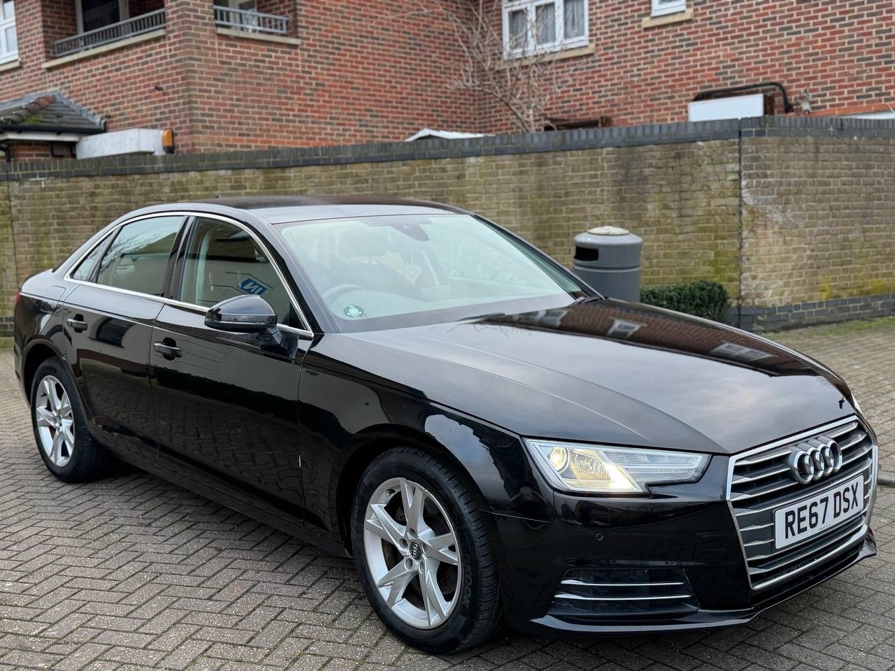 Used Audi A4 2017 for sale - 77500979: Photo 2