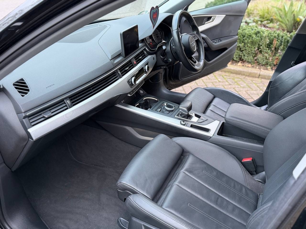 Used Audi A4 2017 for sale - 77500979: Photo 9