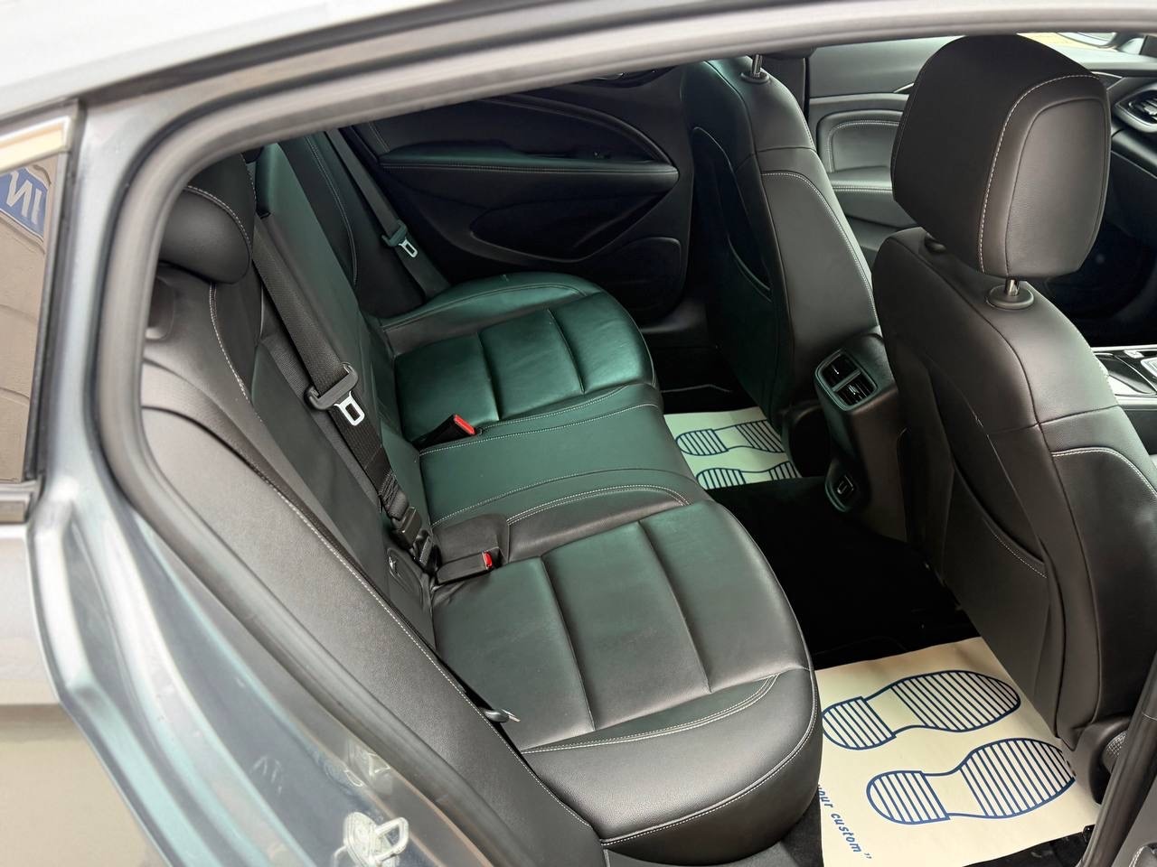 Used Vauxhall Insignia 2017 for sale - 77798556: Photo 10