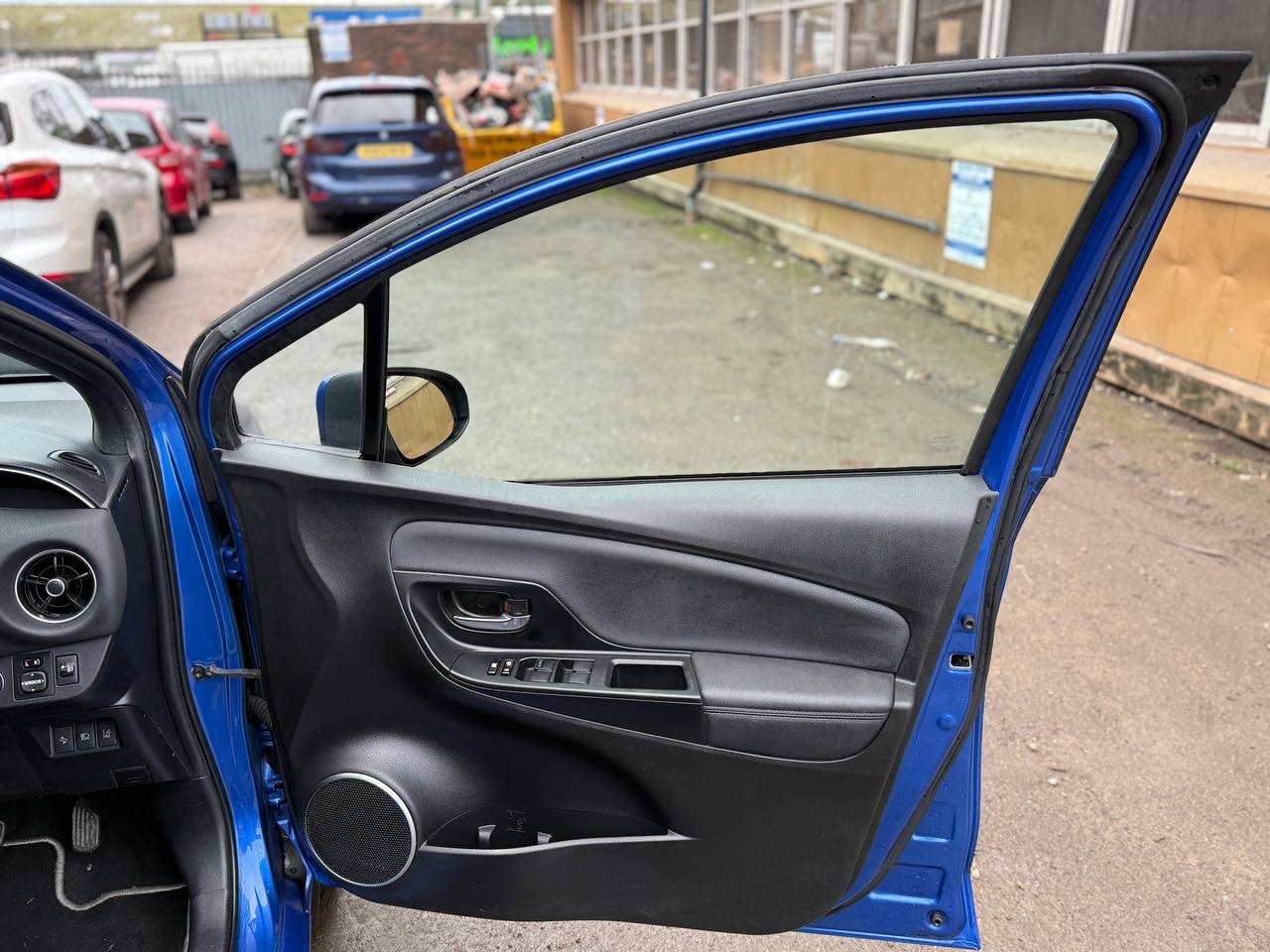 Used Toyota Yaris for sale - 76726162: Photo 15