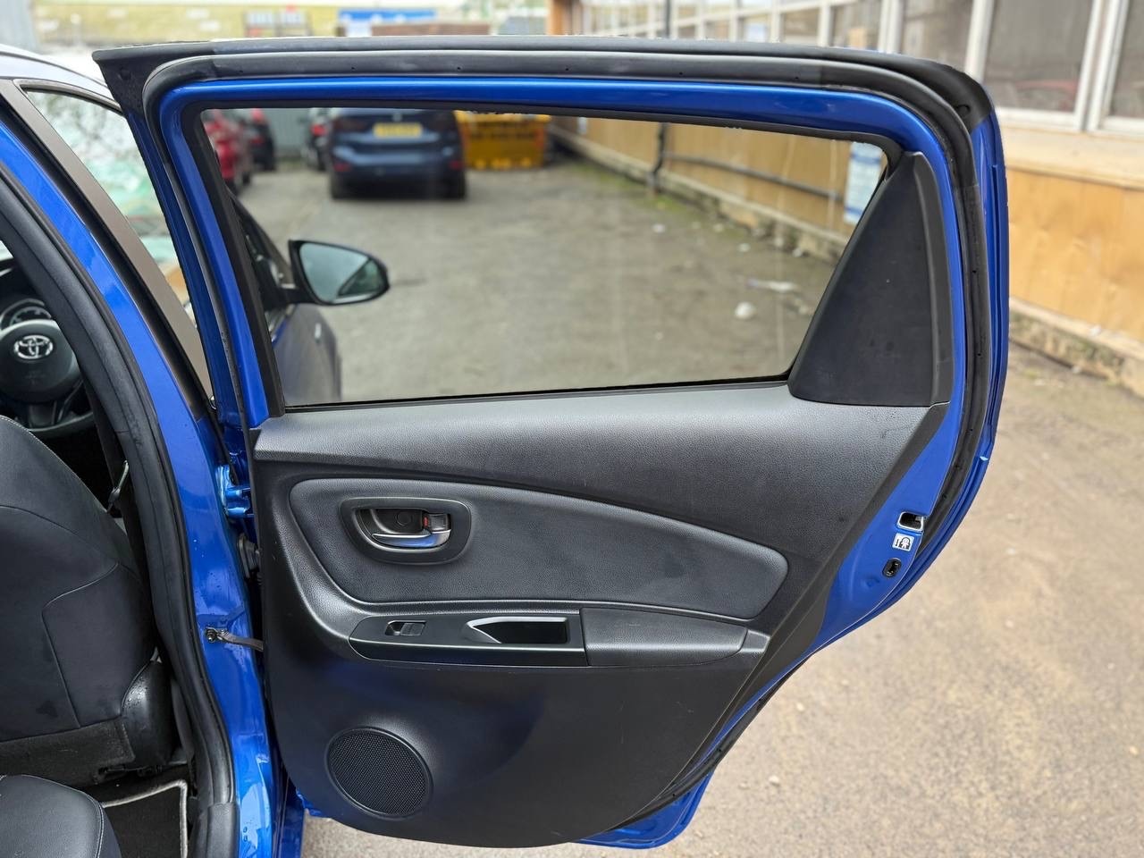 Used Toyota Yaris for sale - 76726162: Photo 16