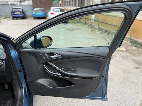 Used Vauxhall Astra for sale - 76173565: Photo 10