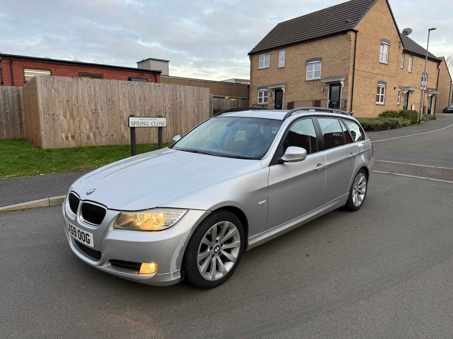 Used BMW 3 Series 2010 for sale - 77668196: Photo 2