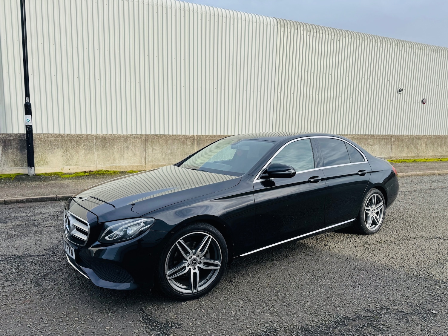 Used Mercedes-Benz E Class 2017 for sale - 77629141: Photo 2