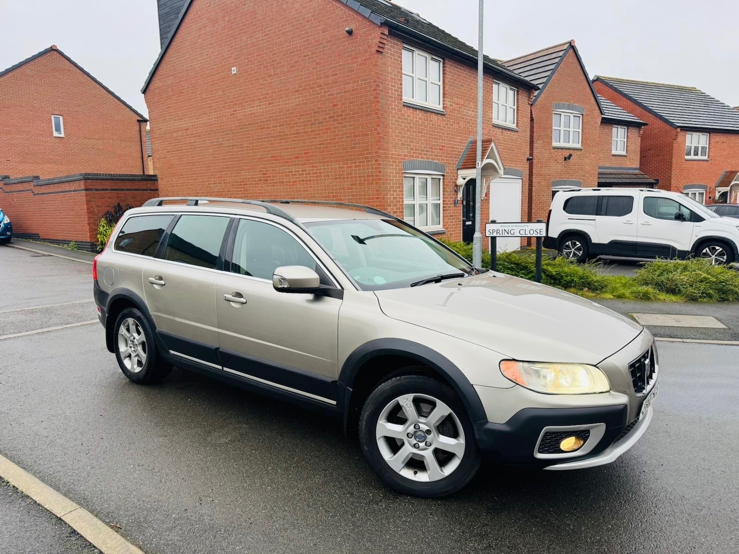 Used Volvo XC70 2009 for sale - 77453685: Photo 2