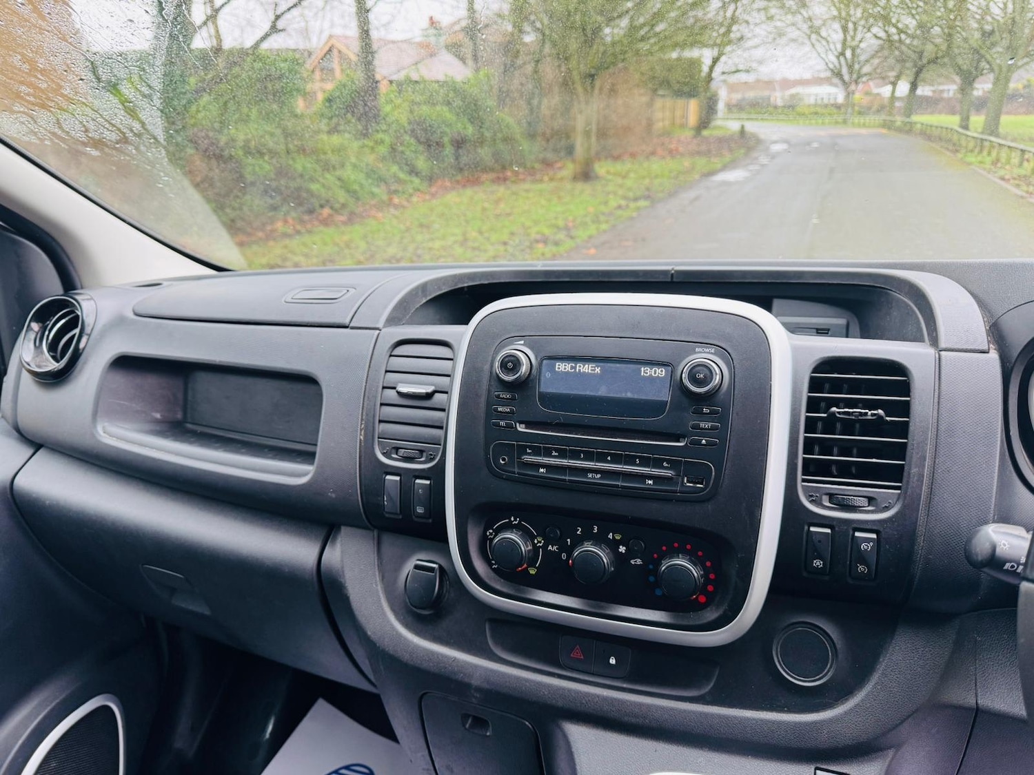 Used Vauxhall Vivaro 2016 for sale - 77304042: Photo 11