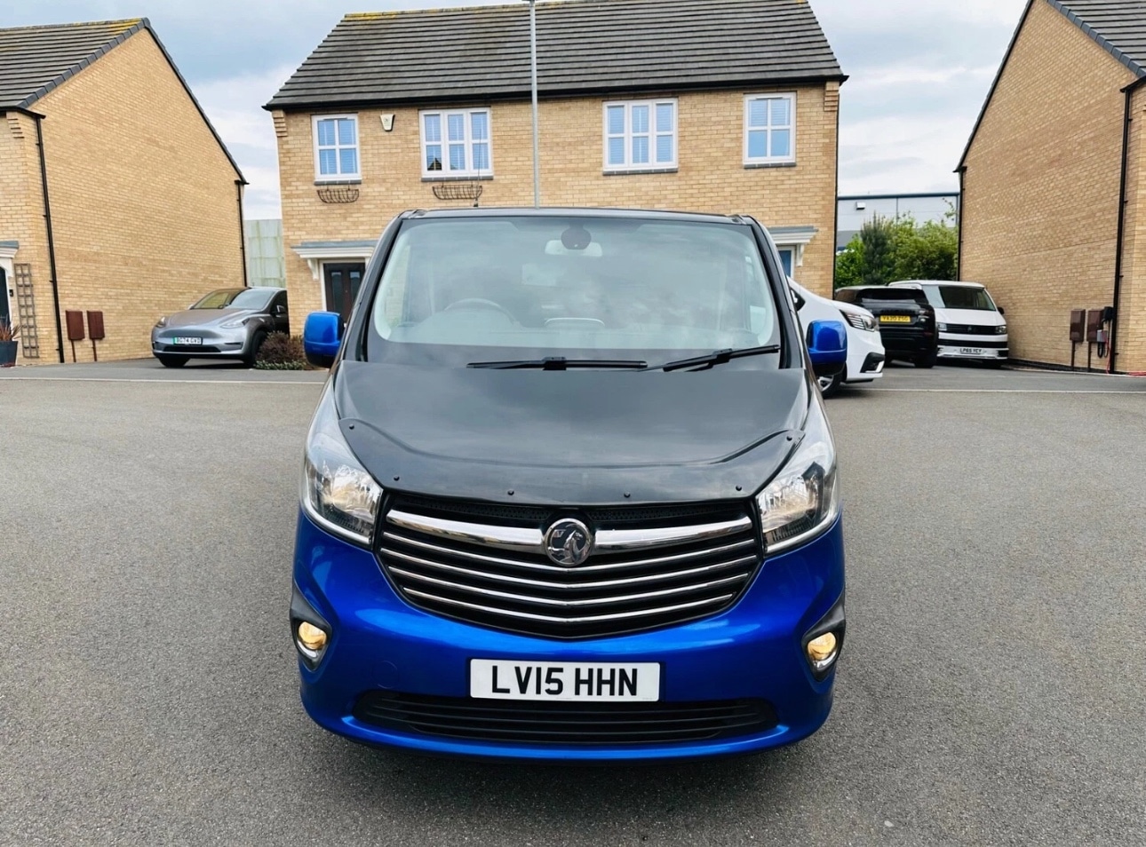 Used Vauxhall Vivaro 2015 for sale - 76725277: Photo 2