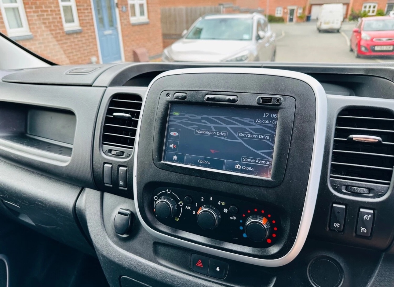 Used Vauxhall Vivaro 2015 for sale - 76725277: Photo 9