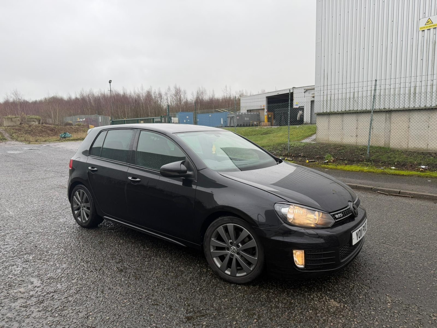 Used Volkswagen Golf 2011 for sale - 77693930: Photo 2