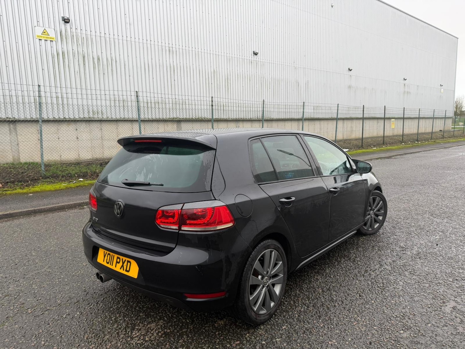 Used Volkswagen Golf 2011 for sale - 77693930: Photo 8