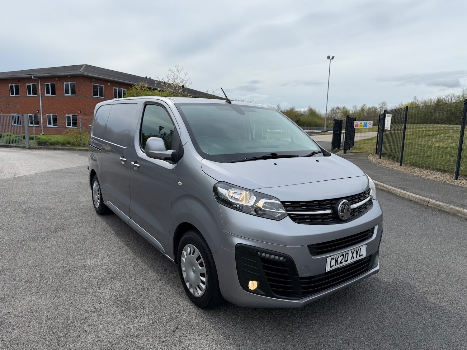Used Vauxhall Vivaro 2020 for sale - 78202249: Photo 2