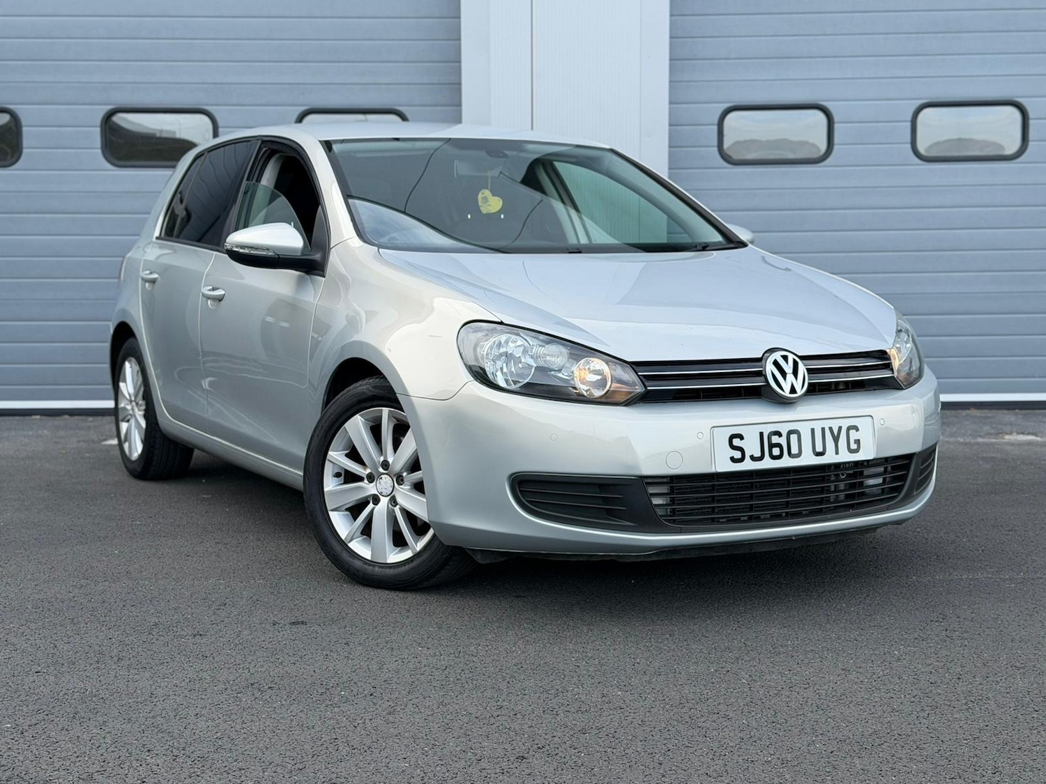 Used Volkswagen Golf 2010 for sale - 76143930: Photo 2