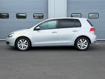 Used Volkswagen Golf 2010 for sale - 76143930: Photo