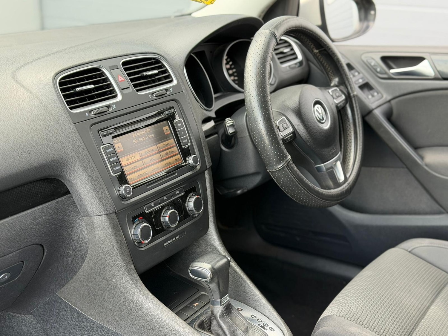 Used Volkswagen Golf 2010 for sale - 76143930: Photo 9