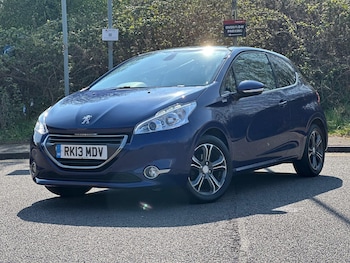 Used Peugeot 208 2013 for sale - 75545308: Photo
