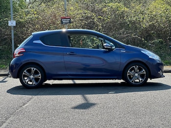 Used Peugeot 208 2013 for sale - 75545308: Photo