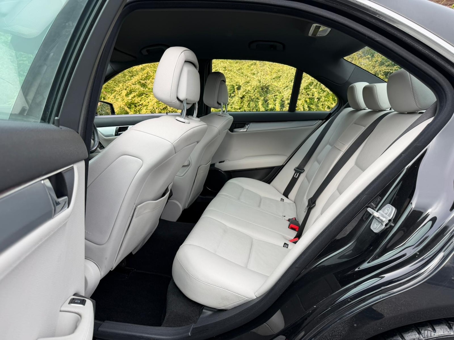 Used Mercedes-Benz C Class 2010 for sale - 77689535: Photo 12