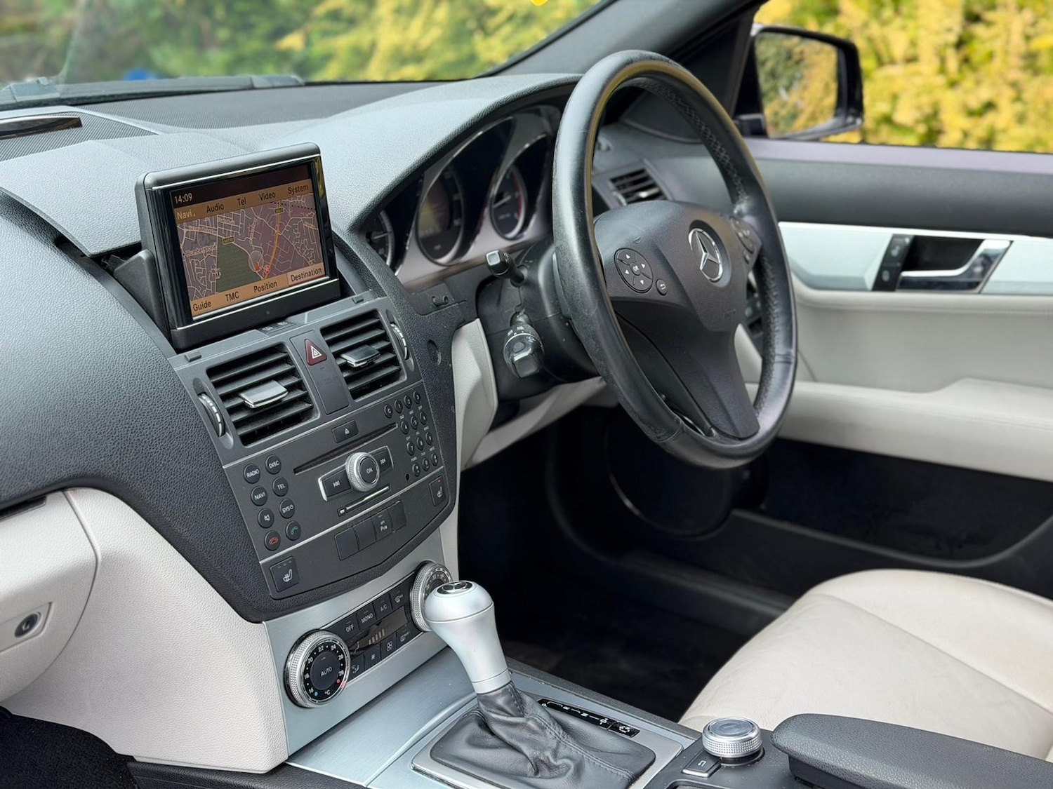 Used Mercedes-Benz C Class 2010 for sale - 77689535: Photo 13