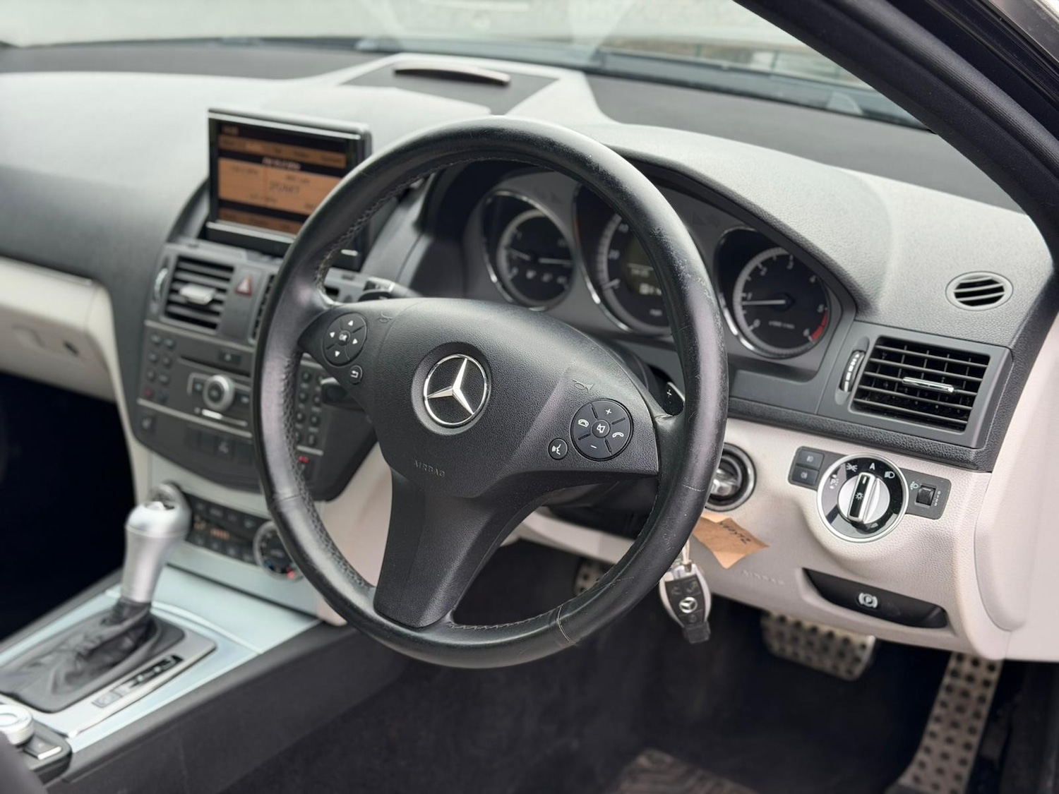 Used Mercedes-Benz C Class 2010 for sale - 77689535: Photo 16