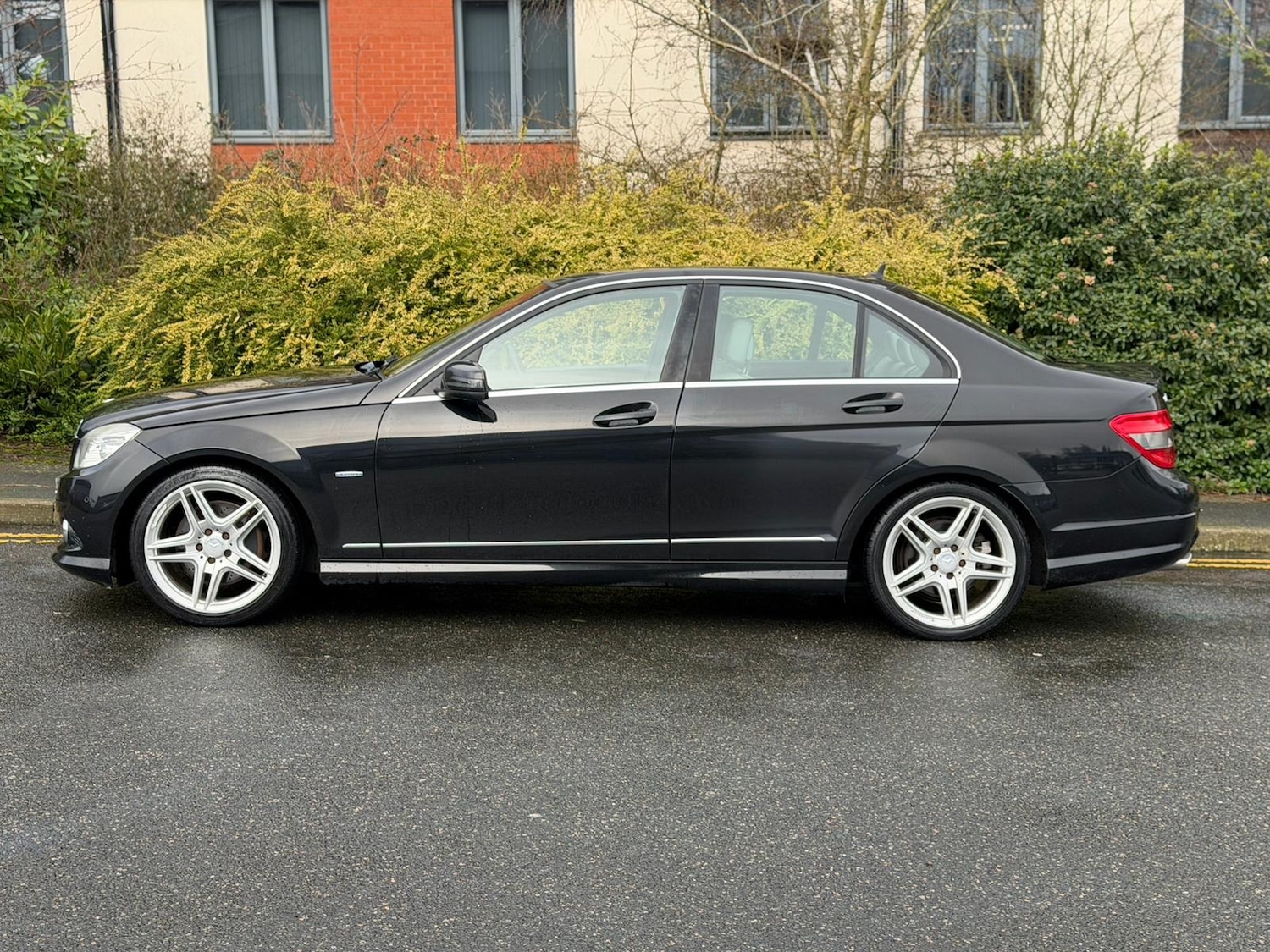 Used Mercedes-Benz C Class 2010 for sale - 77689535: Photo 4