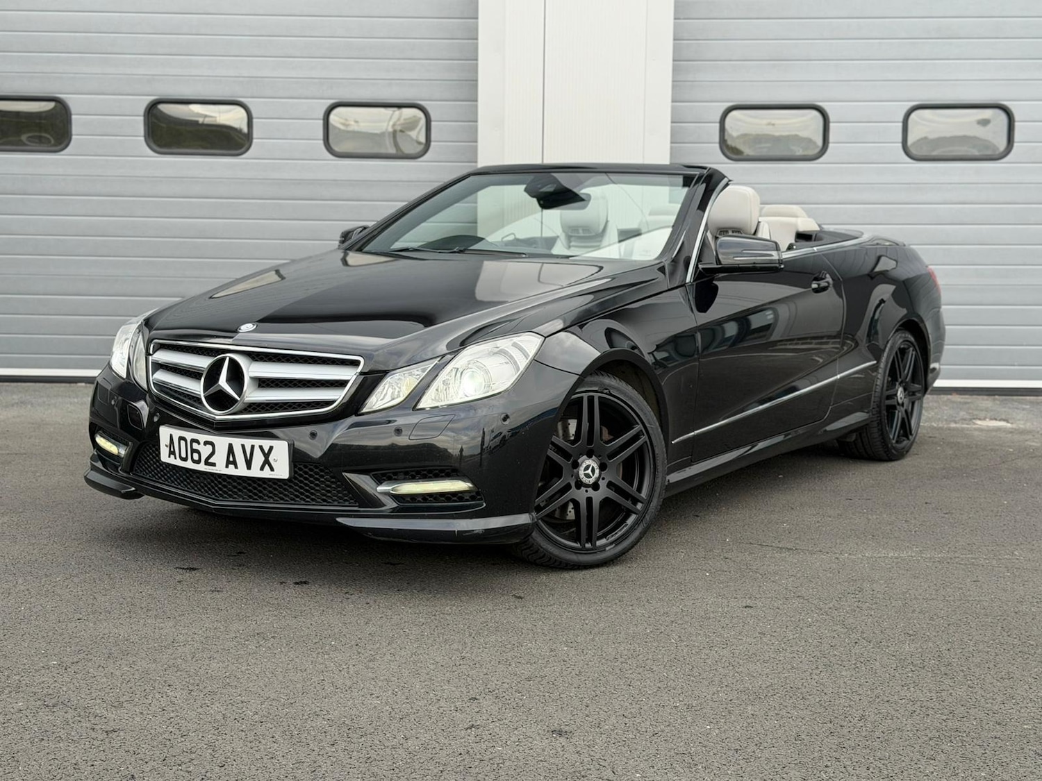 Used Mercedes-Benz E-Class 2012 for sale - 76143910: Photo 1