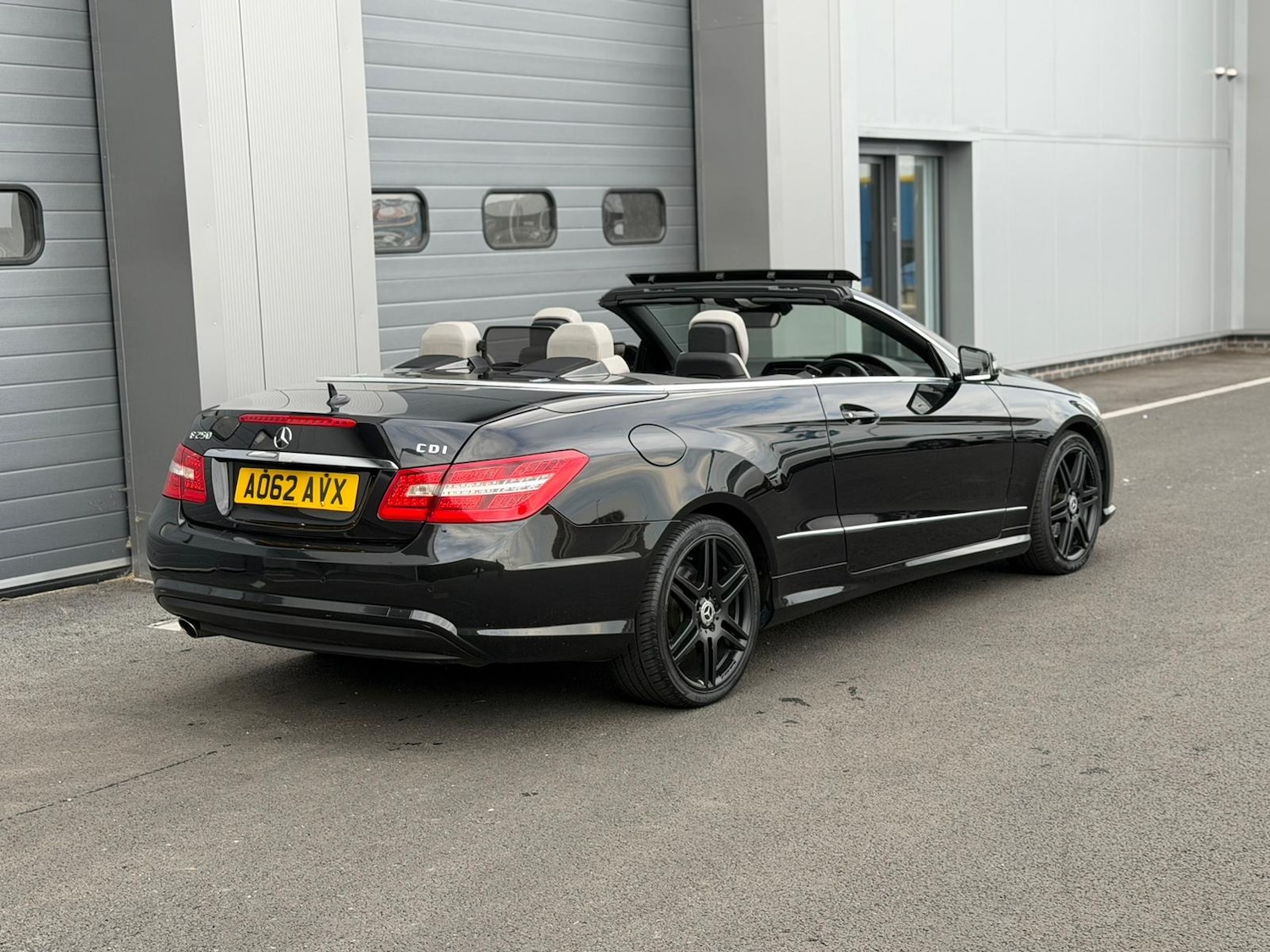 Used Mercedes-Benz E-Class 2012 for sale - 76143910: Photo 10