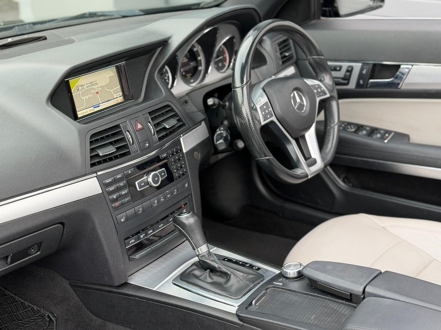 Used Mercedes-Benz E-Class 2012 for sale - 76143910: Photo 15