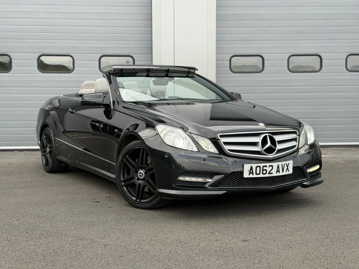 Used Mercedes-Benz E-Class 2012 for sale - 76143910: Photo 2
