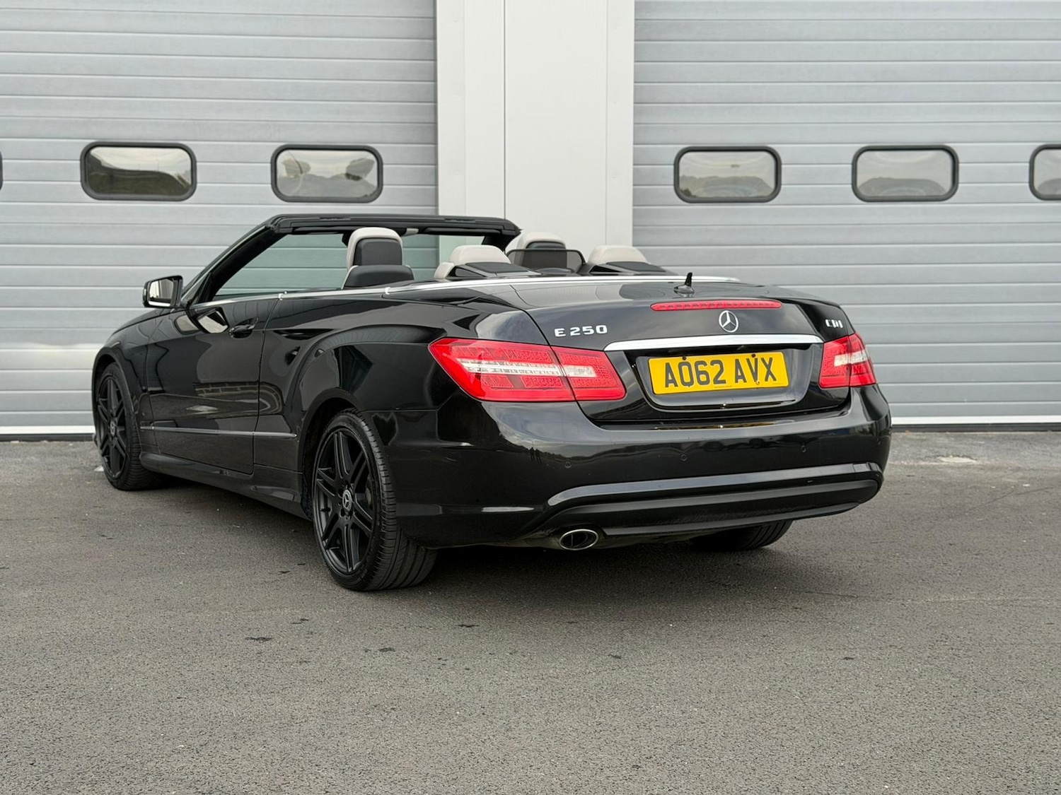 Used Mercedes-Benz E-Class 2012 for sale - 76143910: Photo 9