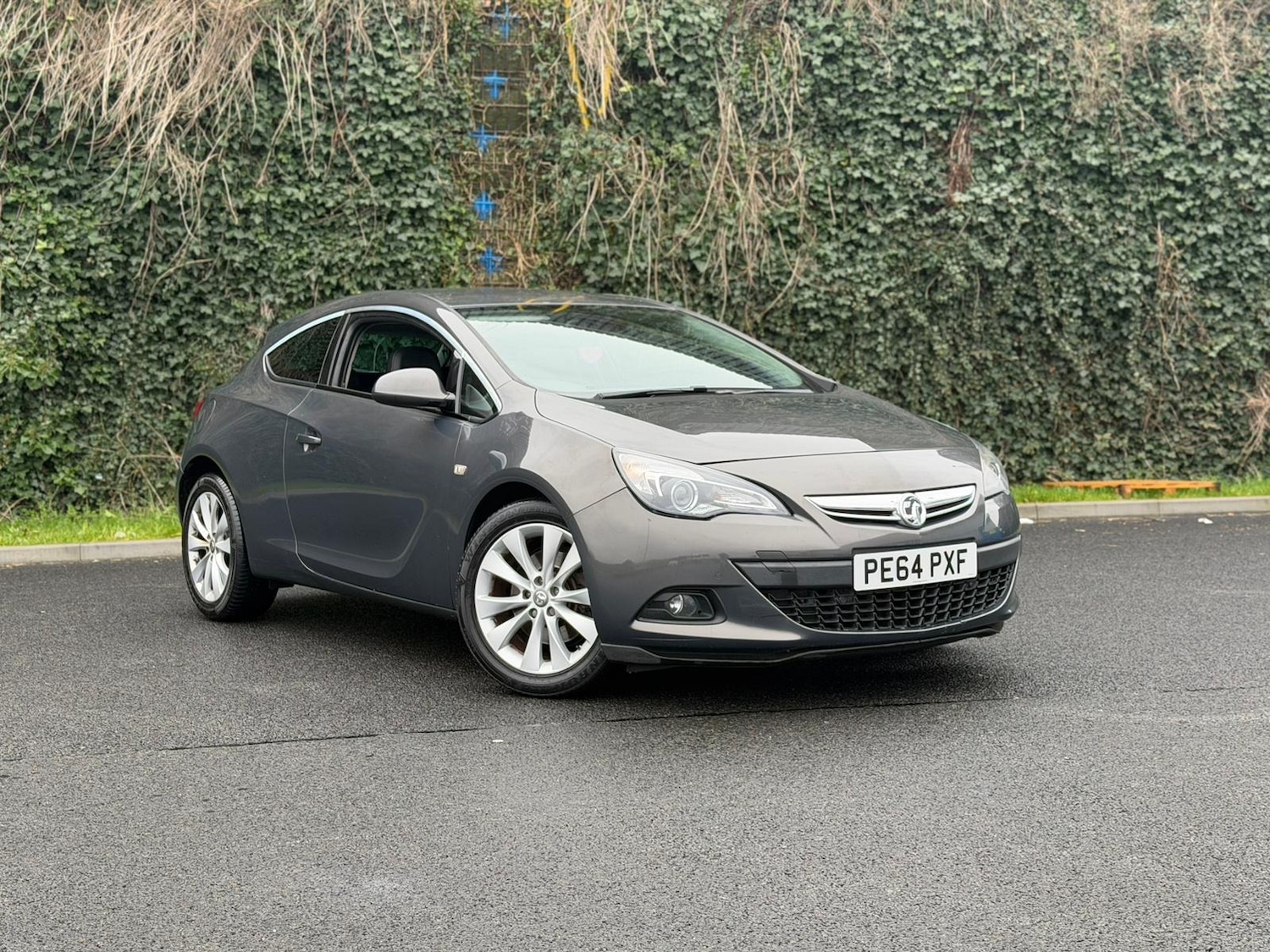 Used Vauxhall Astra GTC 2014 for sale - 77528368: Photo 2