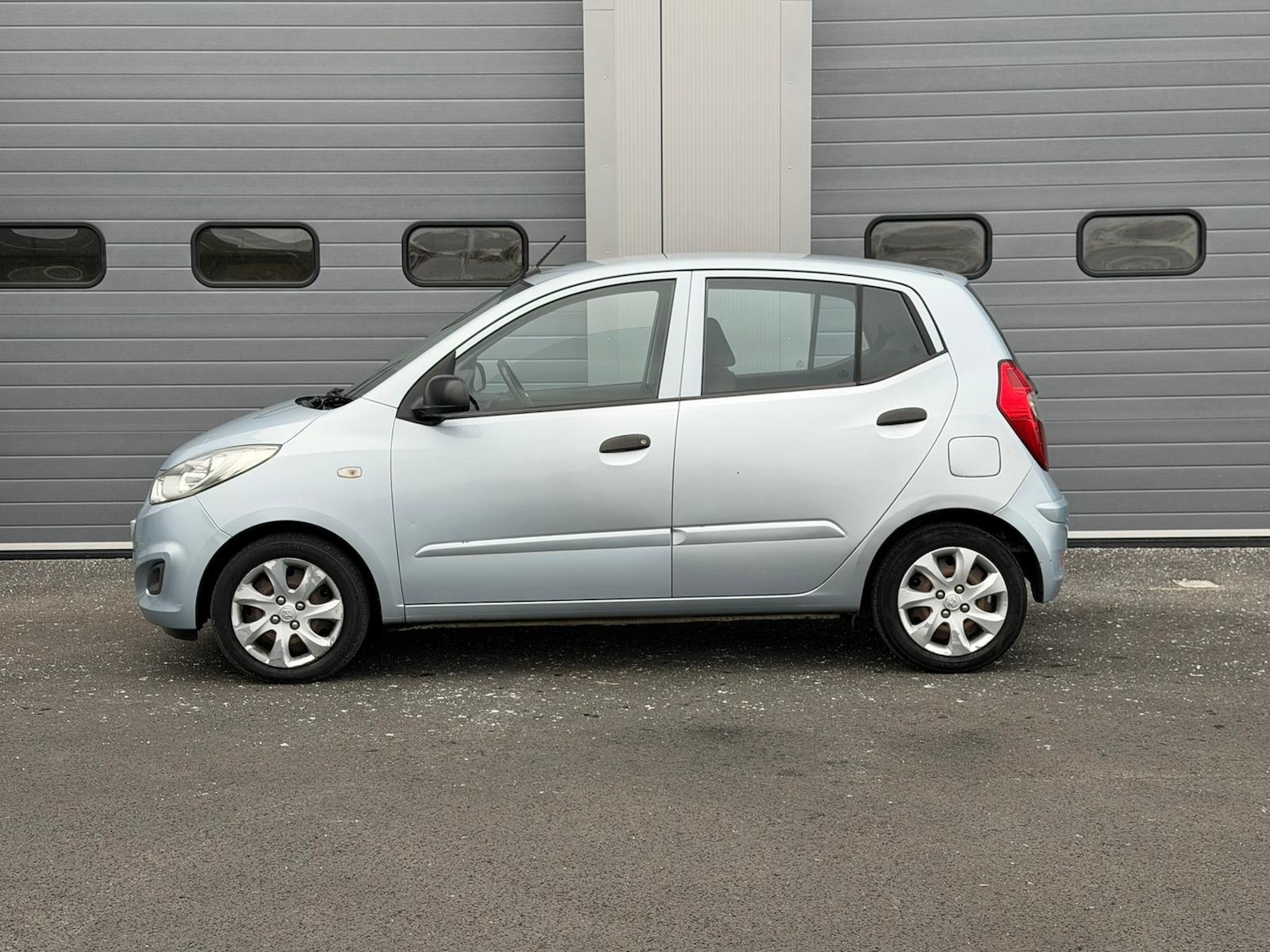 Used Hyundai i10 2011 for sale - 76719108: Photo 4