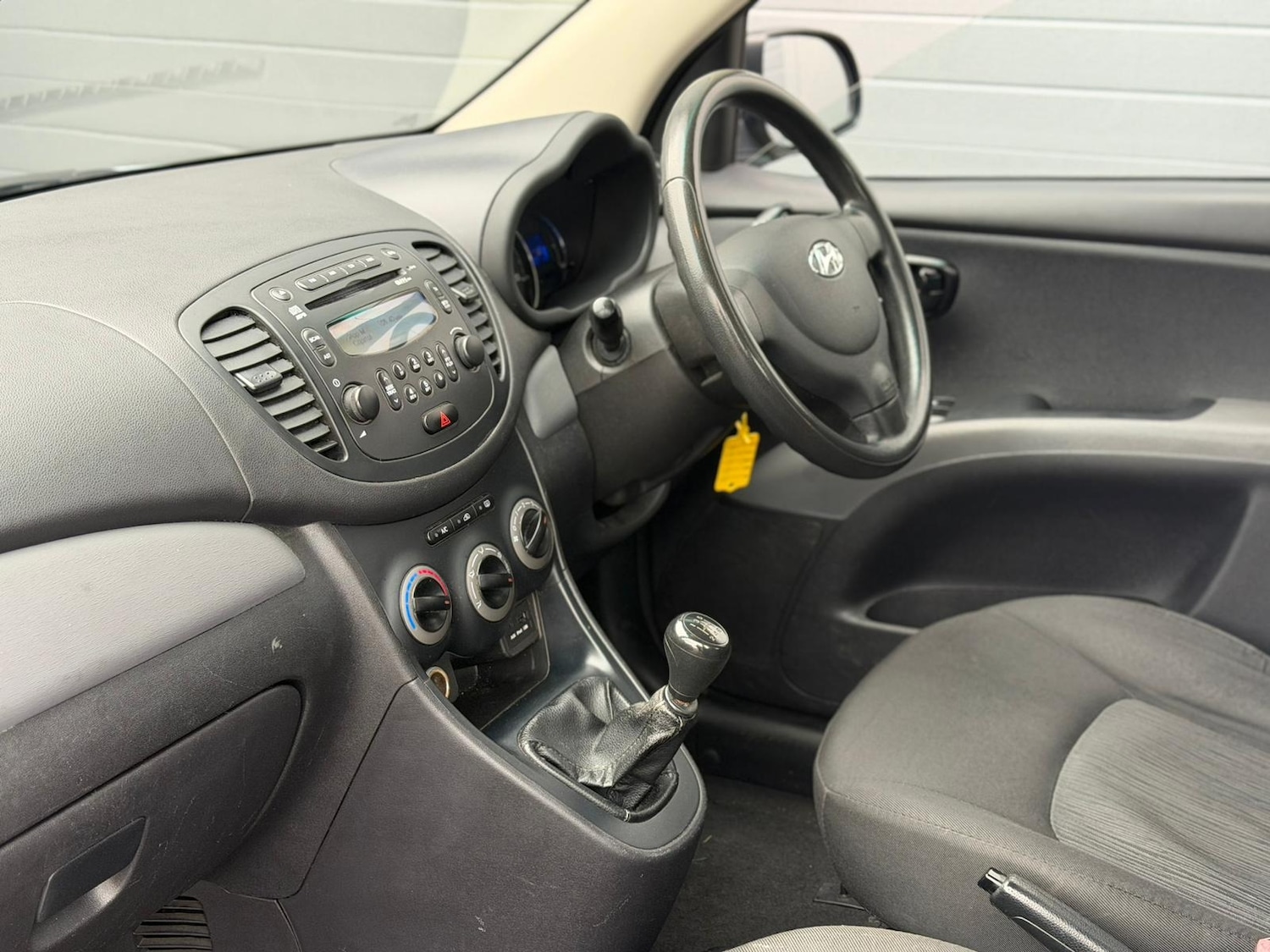 Used Hyundai i10 2011 for sale - 76719108: Photo 9