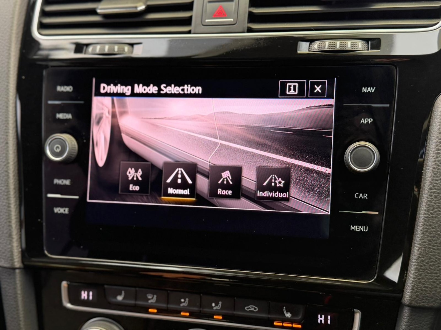 Used Volkswagen Golf 2018 for sale - 76719052: Photo 23