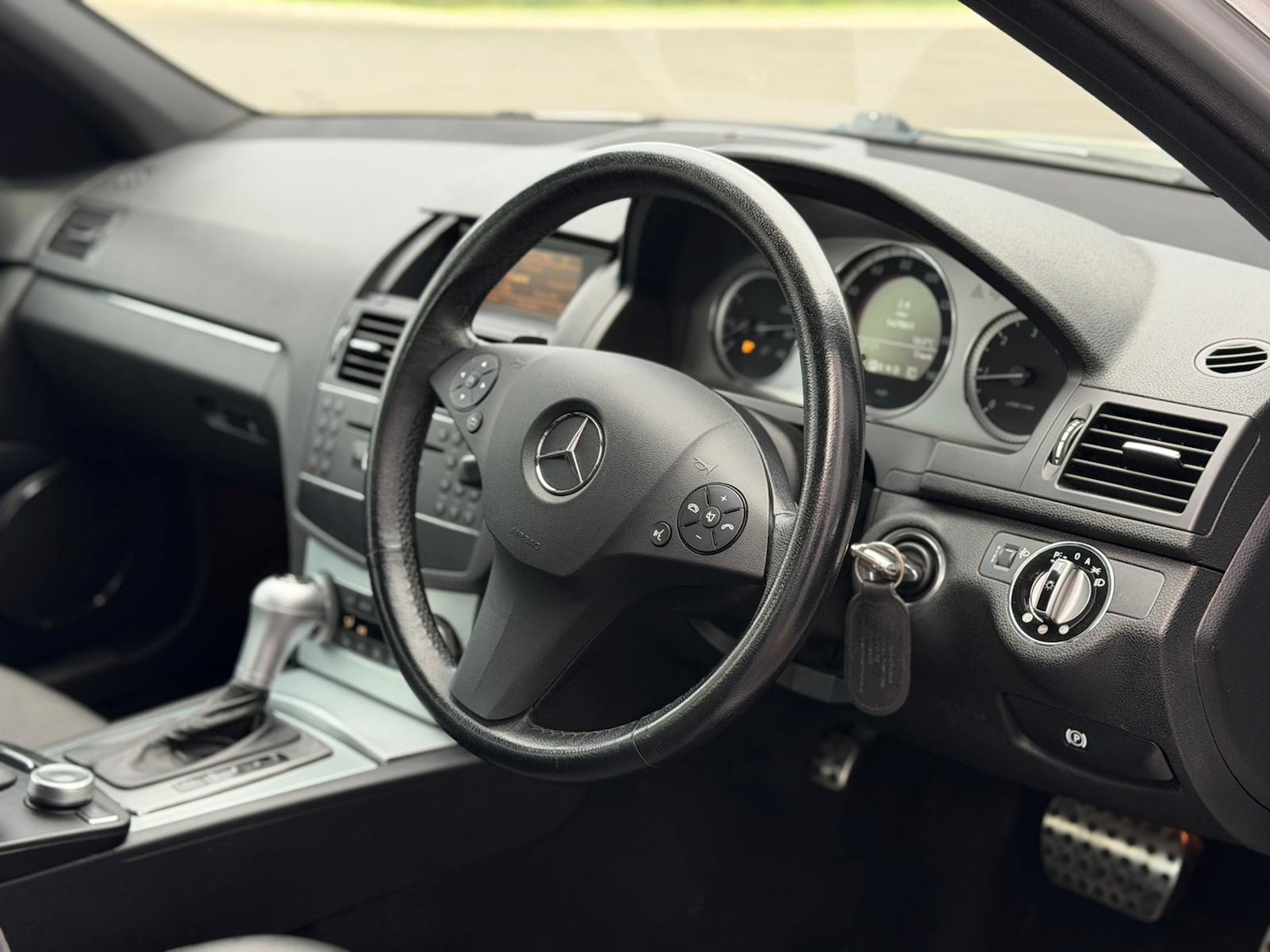 Used Mercedes-Benz C-Class 2007 for sale - 76143912: Photo 10
