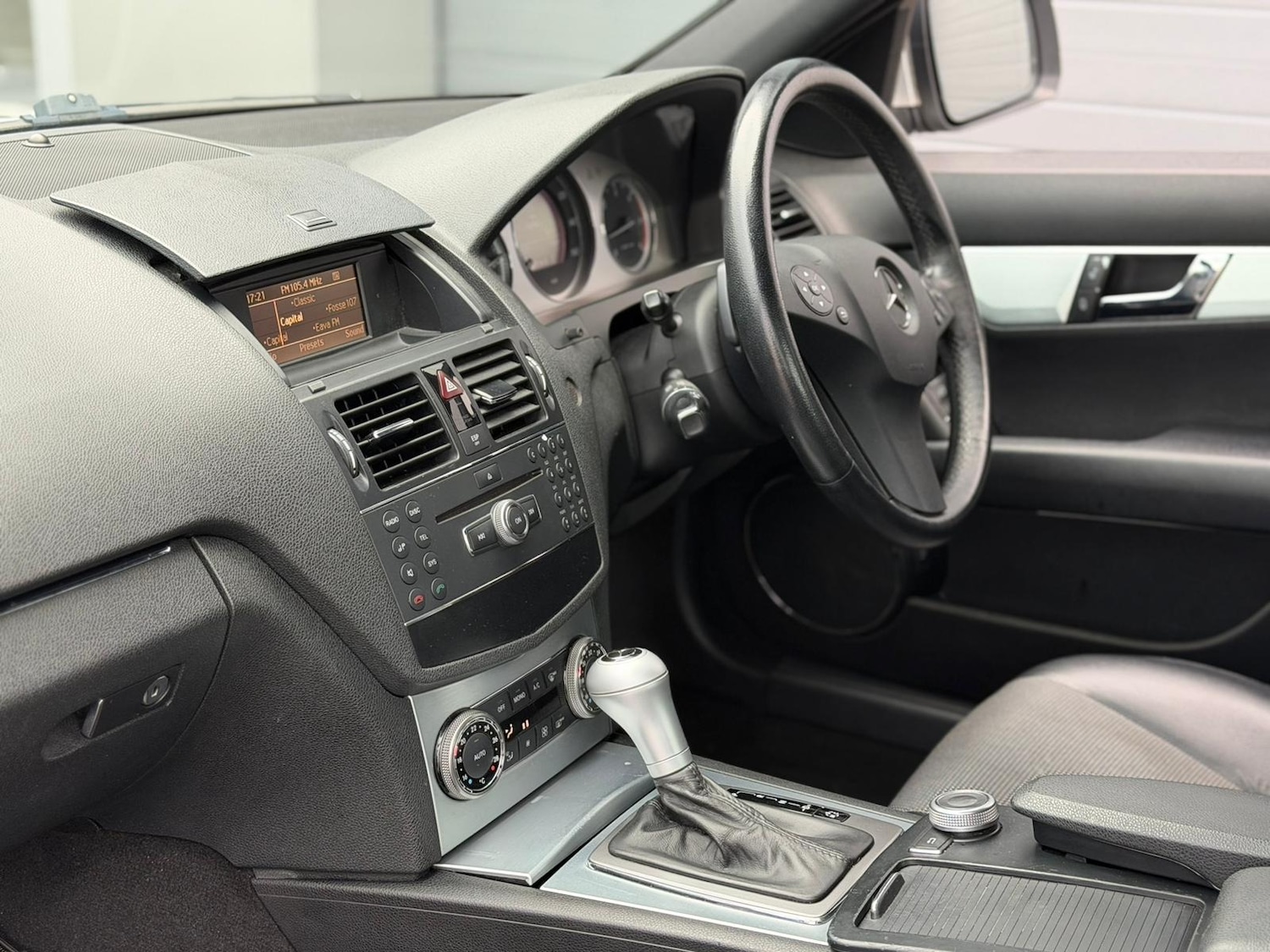 Used Mercedes-Benz C-Class 2007 for sale - 76143912: Photo 8