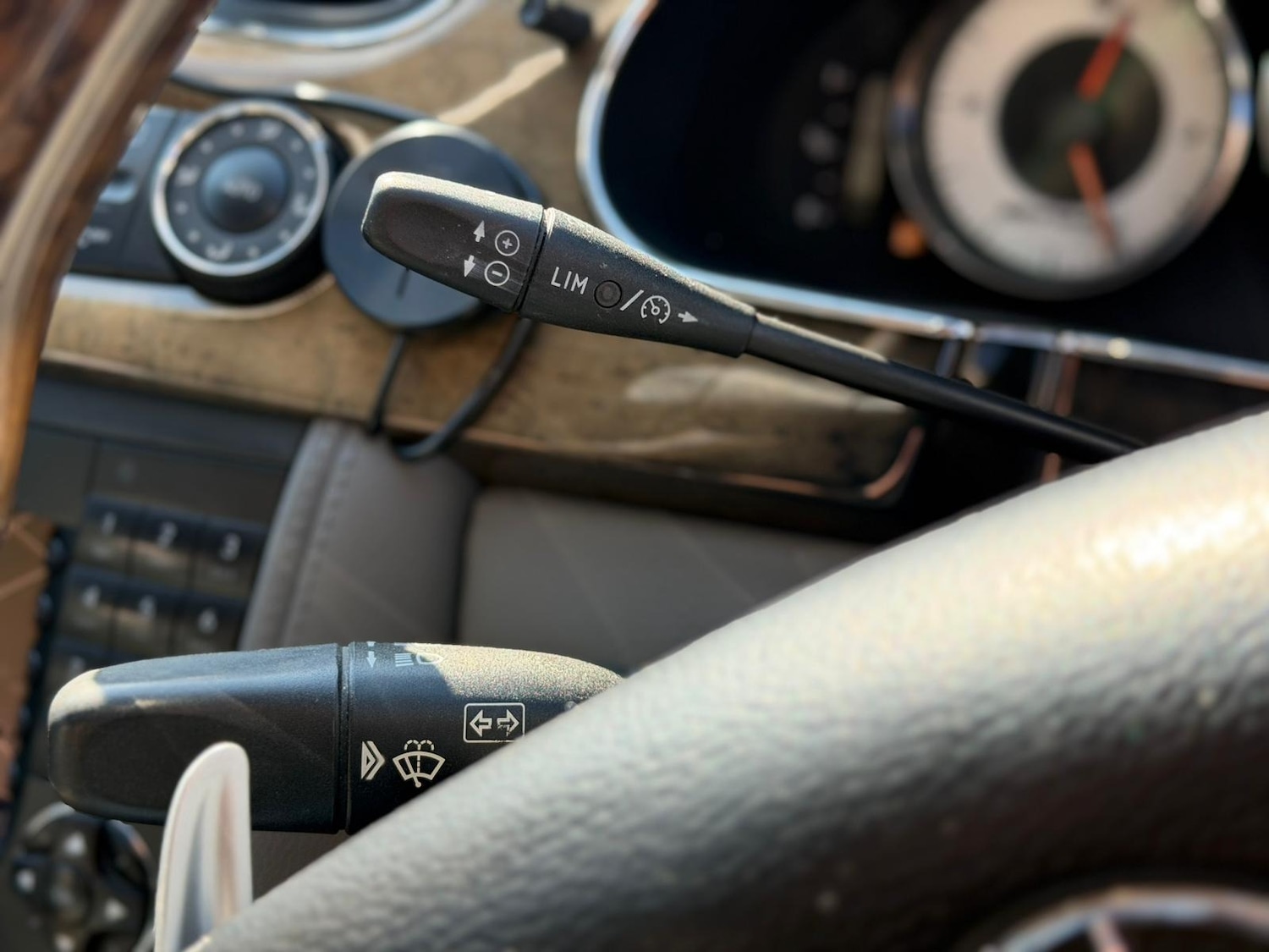 Used Mercedes-Benz CLS 2005 for sale - 77947029: Photo 27