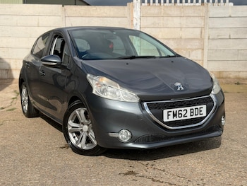 Used Peugeot 208 2013 for sale - 78149735: Photo