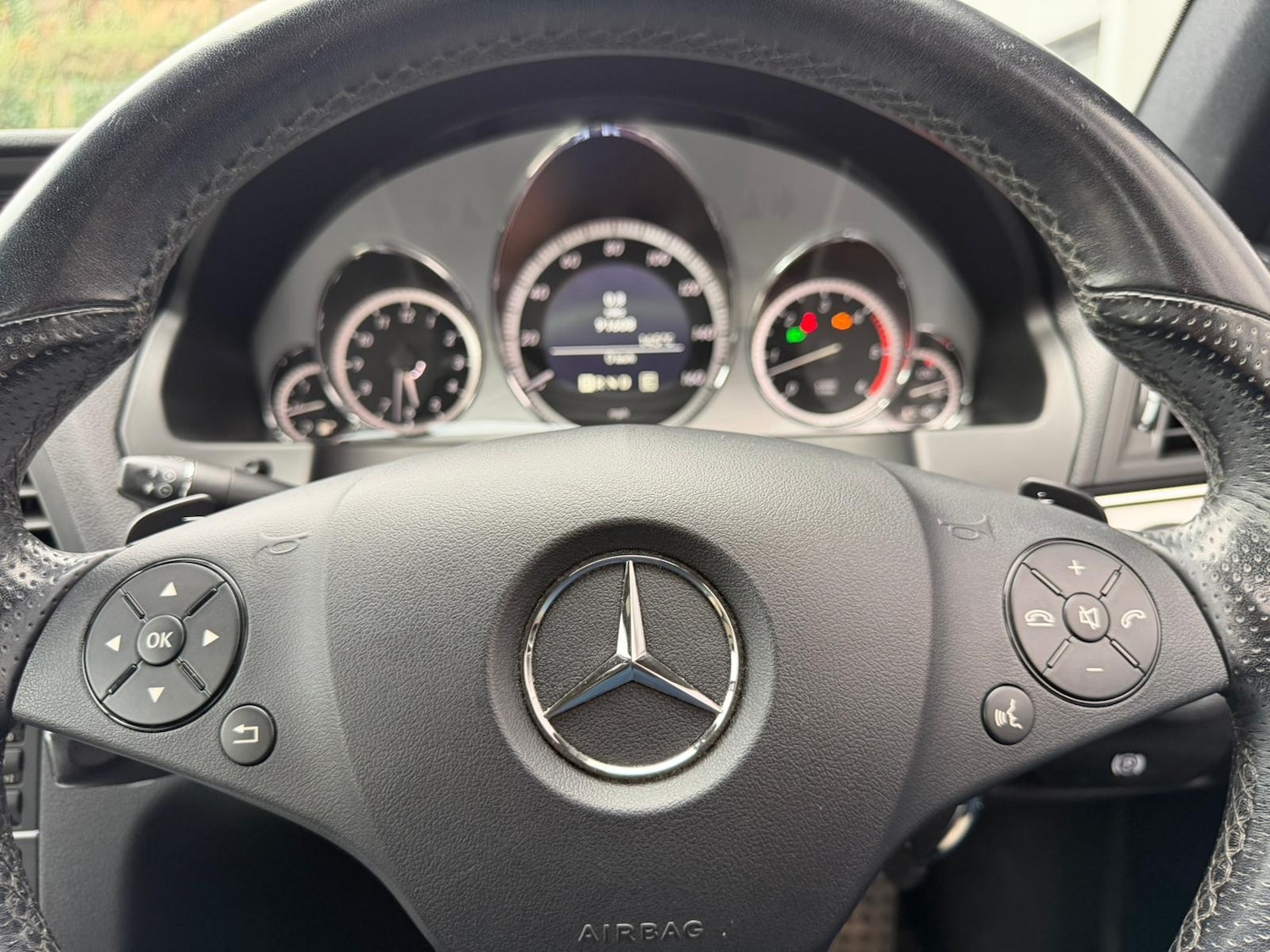 Used Mercedes-Benz E-Class 2010 for sale - 76143922: Photo 14