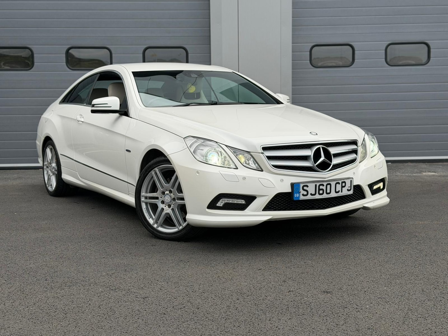 Used Mercedes-Benz E-Class 2010 for sale - 76143922: Photo 2