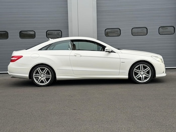 Used Mercedes-Benz E-Class 2010 for sale - 76143922: Photo 4