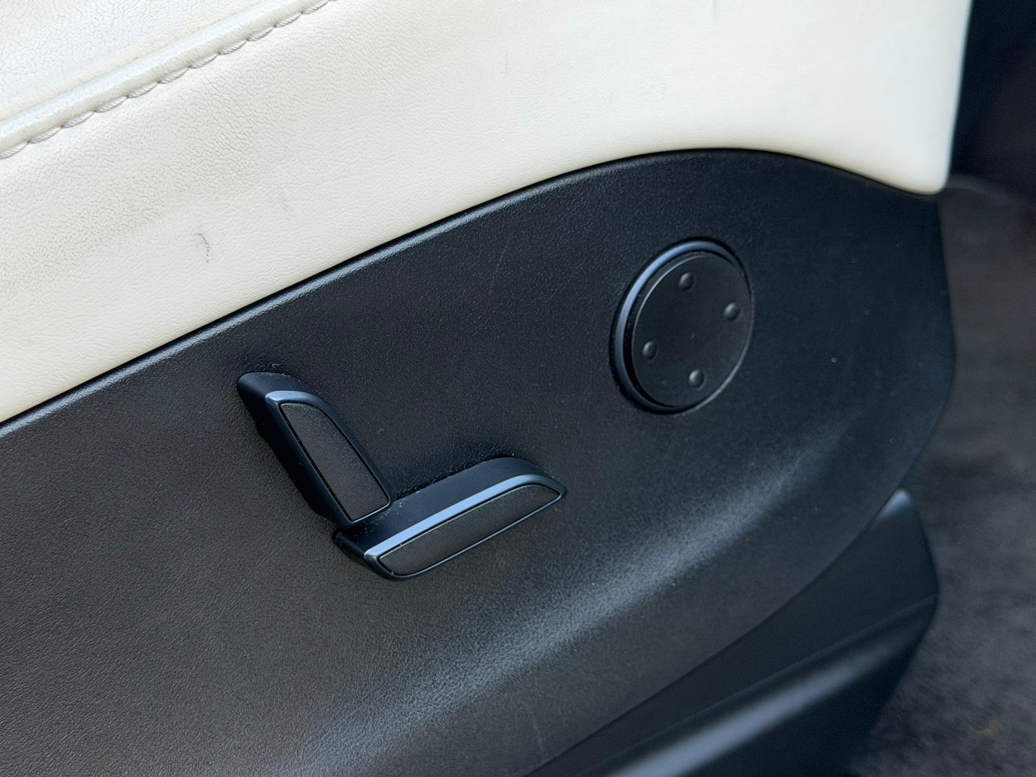 Used Tesla Model X 2018 for sale - 76565698: Photo 21