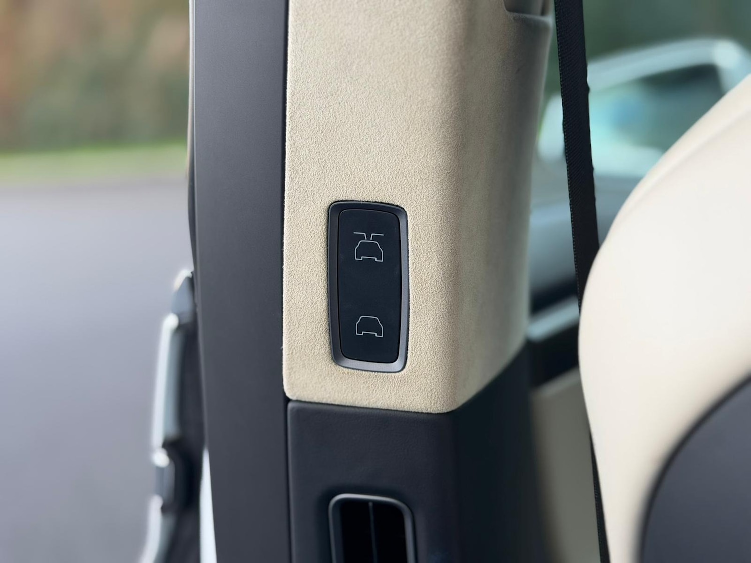 Used Tesla Model X 2018 for sale - 76565698: Photo 26