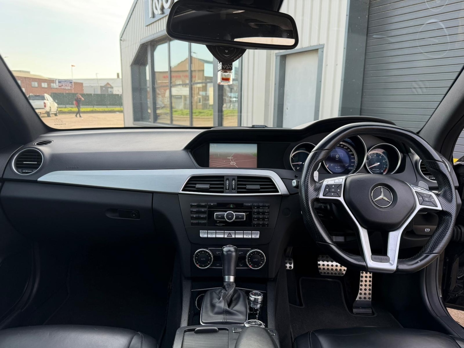 Used Mercedes-Benz C Class 2013 for sale - 77947137: Photo 17