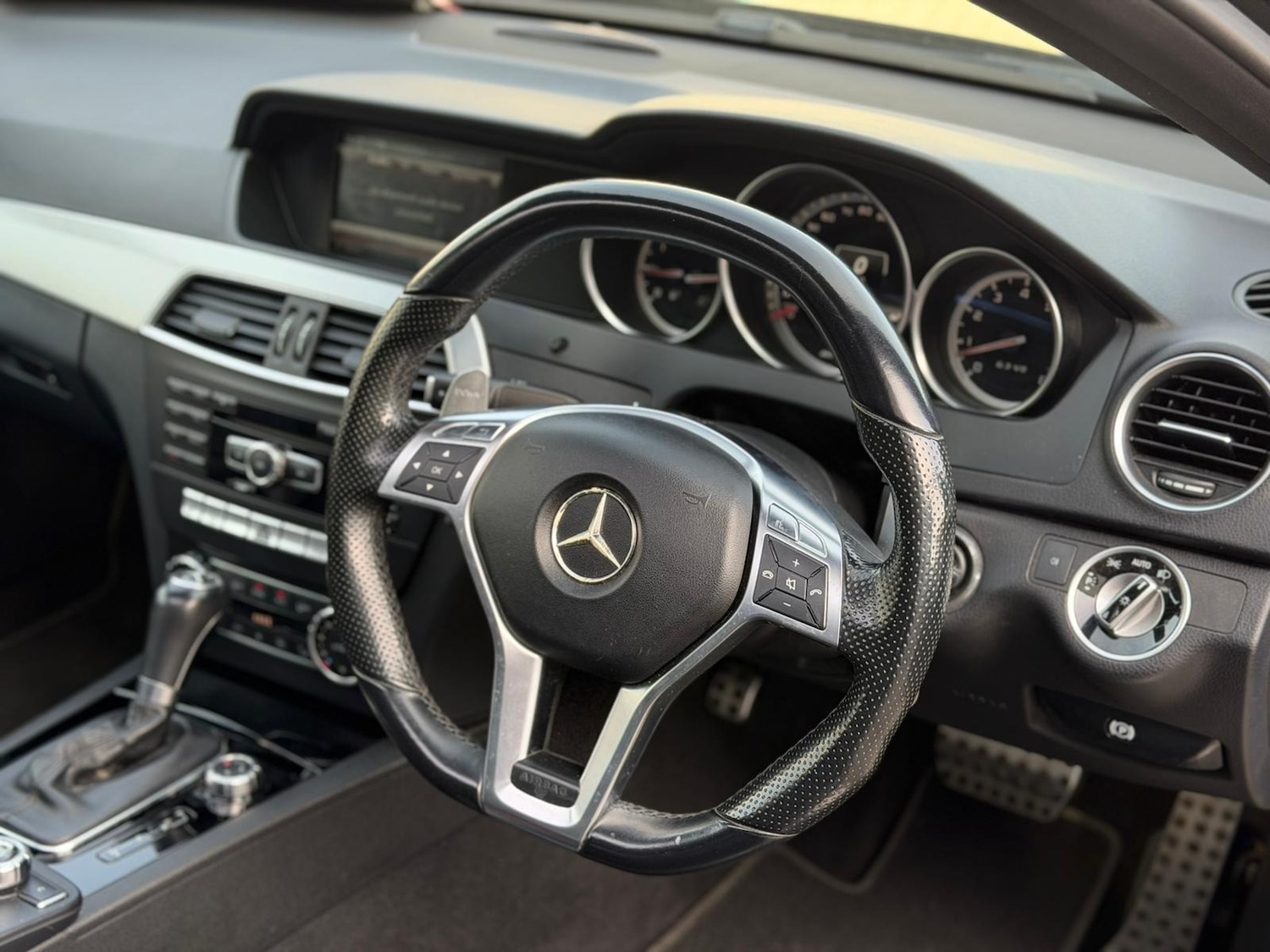 Used Mercedes-Benz C Class 2013 for sale - 77947137: Photo 18