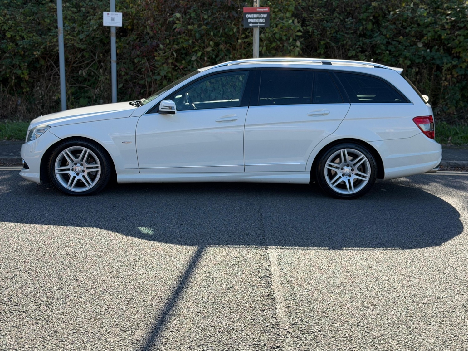 Used Mercedes-Benz C-Class 2009 for sale - 76063940: Photo 4
