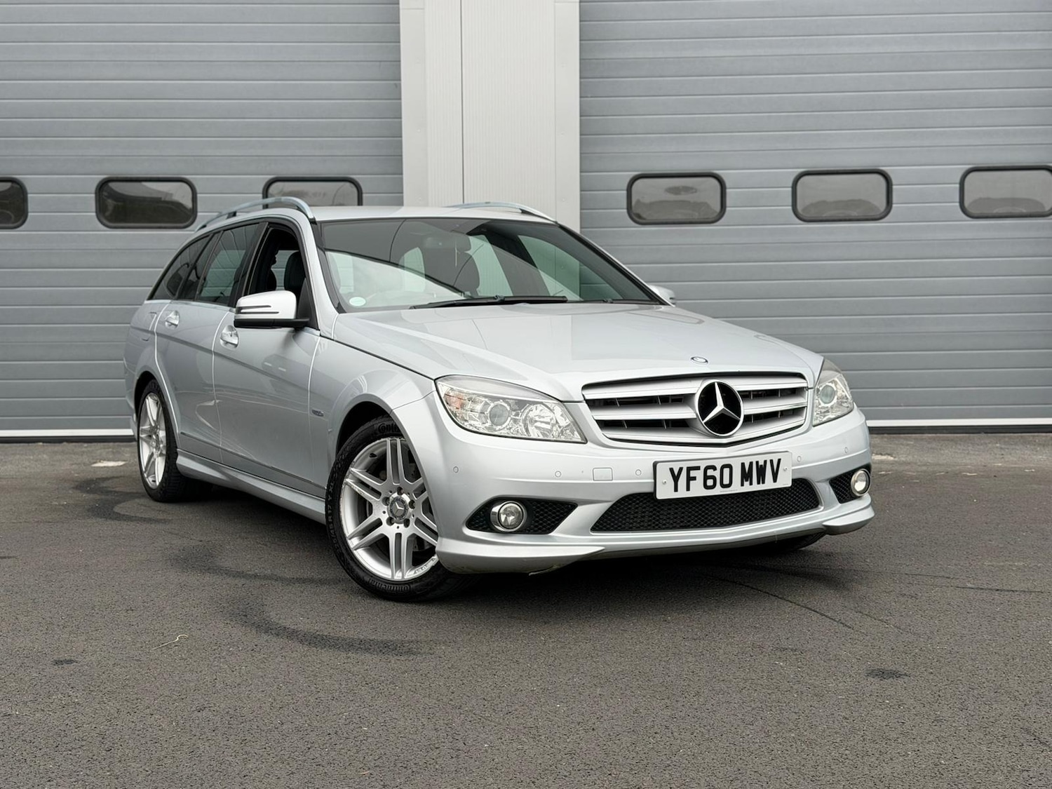 Used Mercedes-Benz C Class 2011 for sale - 76300685: Photo 2